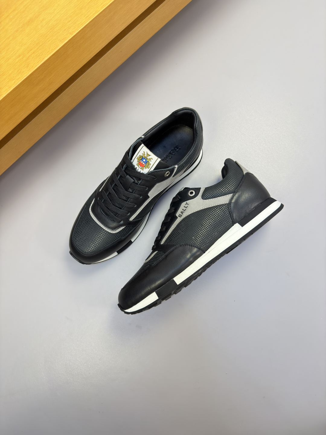 [Bally] 발리 프리미엄 나파·페블 레더 & 스웨이드 콤비 스니커즈 신발