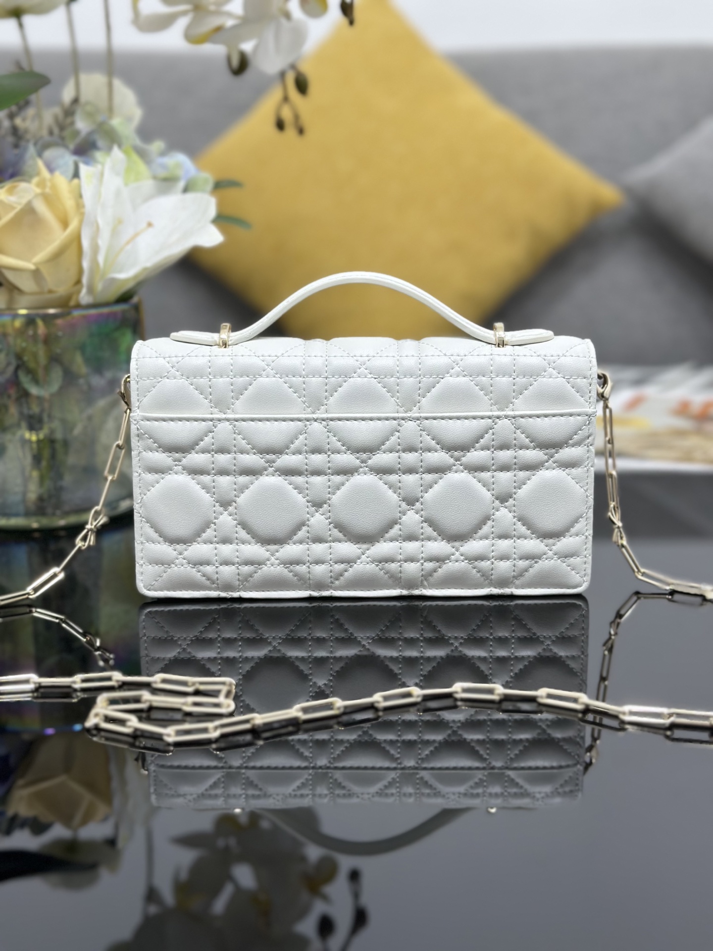 [Dior] 디올 미스 디올(Miss Dior) 보우 램스킨 탑핸들 체인 파우치 (WOC) 가방