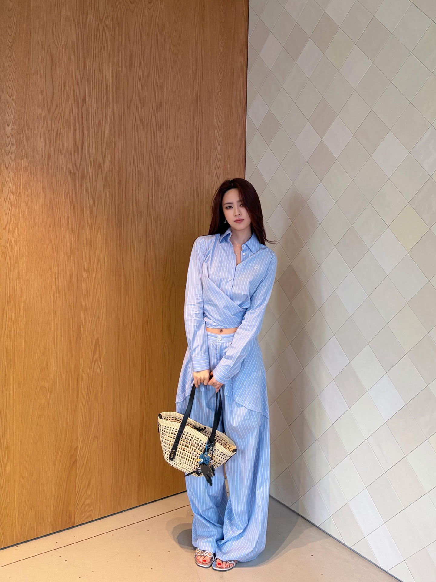 로에베(LOEWE) 아나그램 자수 스트라이프 셔츠 상의 의류