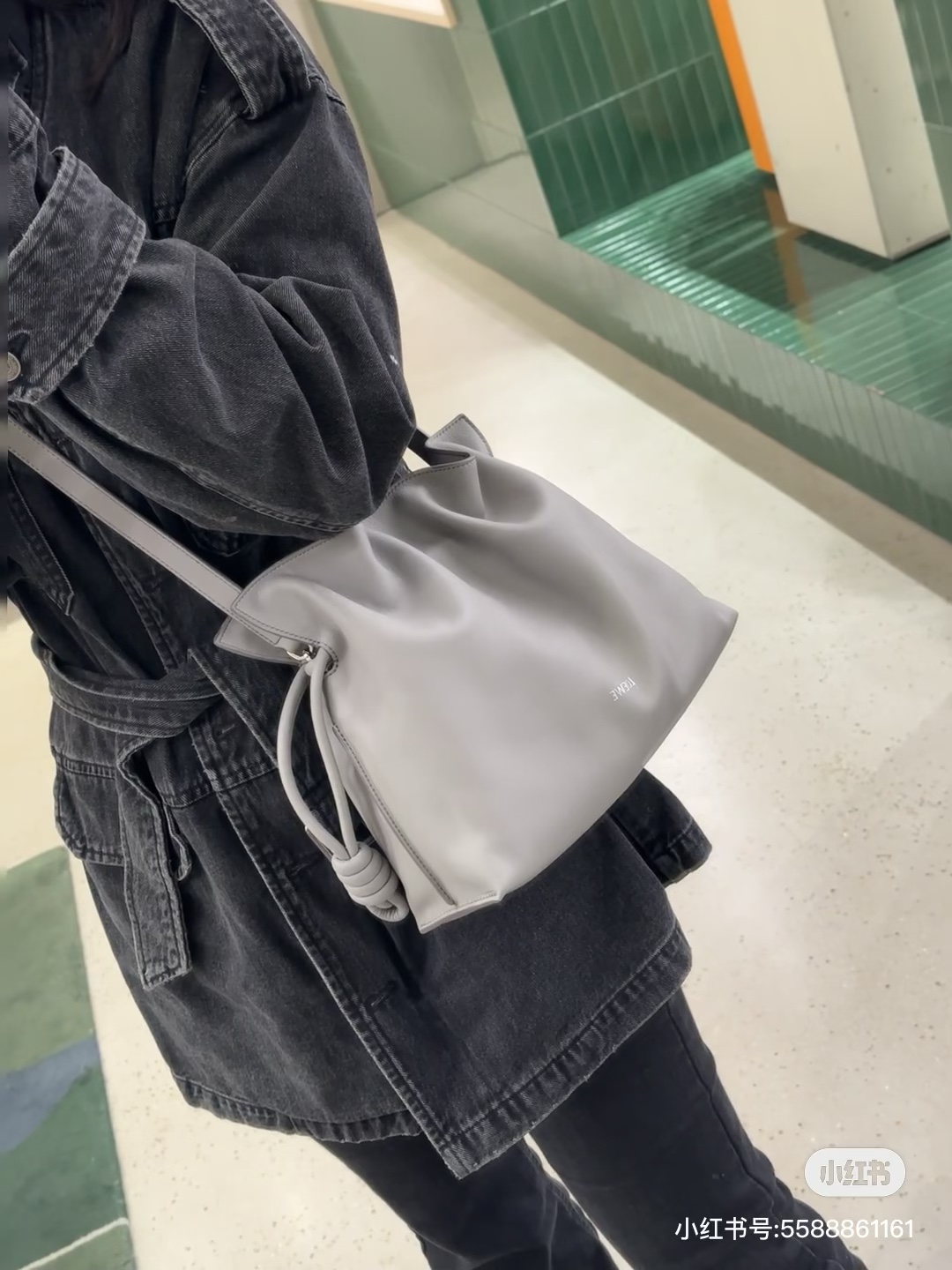 LOEWE 로에베 Flamenco 플라멩코 나파 카프스킨 숄더/클러치백 (미디엄) 가방 / 262386