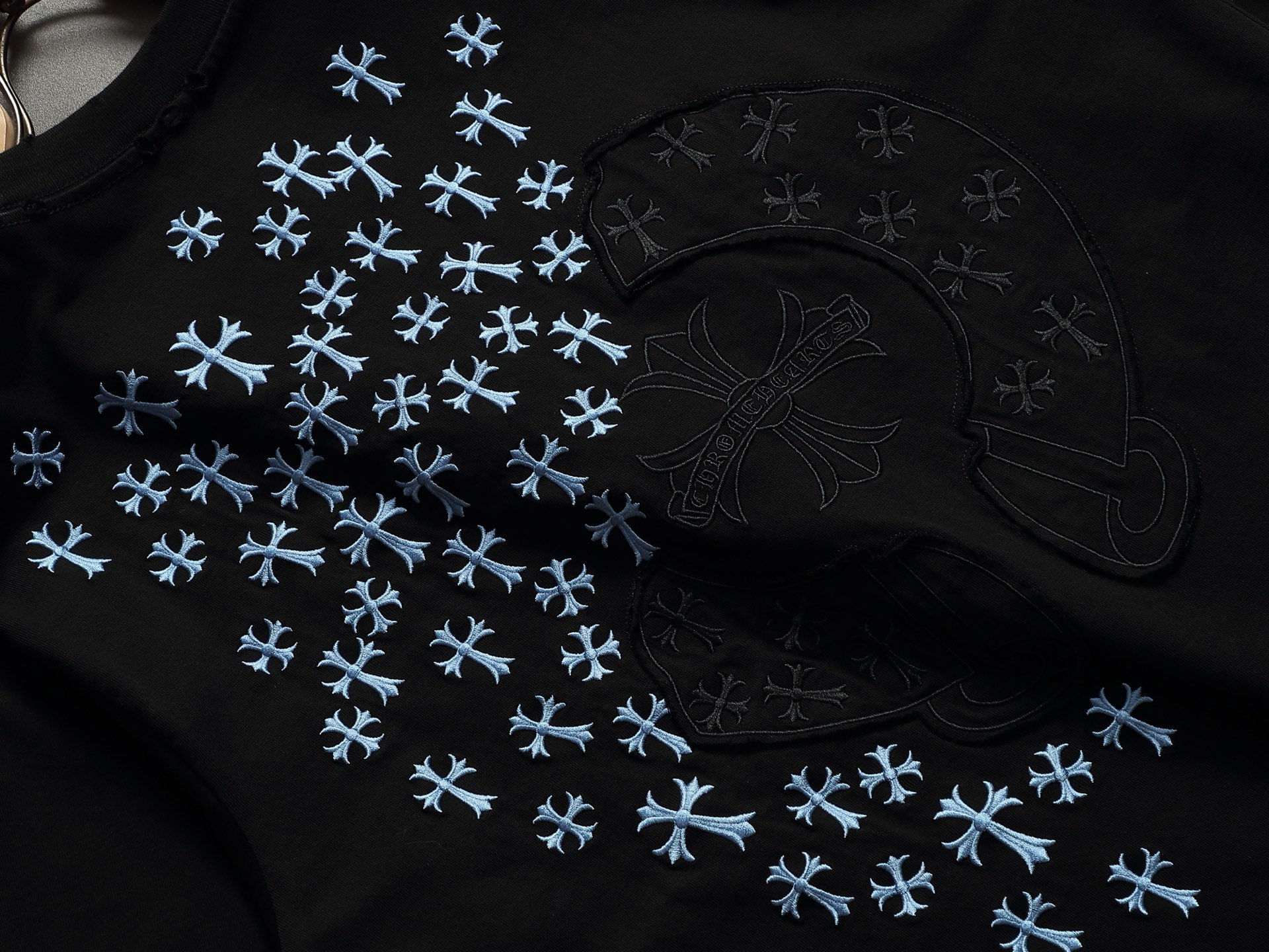 크롬하츠(CHROME HEARTS) 크로스 패치 자수 반팔 티셔츠 상의 의류