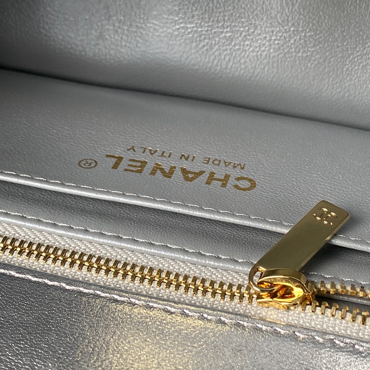 Chanel 26A Mini Classic Flap 샤넬 클래식 플랩 가방