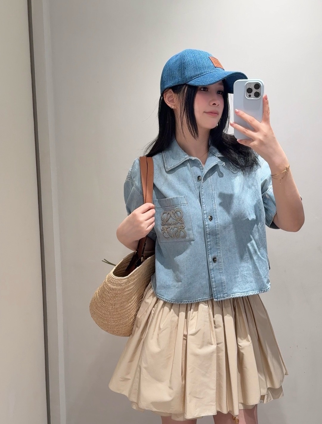 로에베(LOEWE) 아나그램 자수 반팔 데님 셔츠 의류