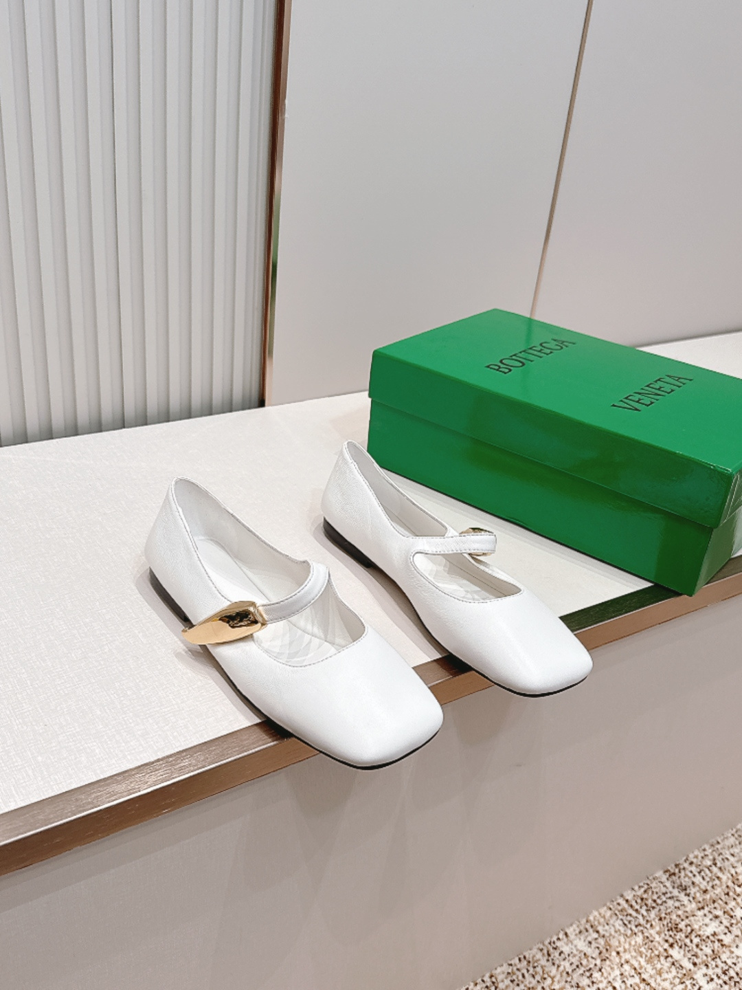 보테가 베네타(BOTTEGA VENETA) 샬롯 메리제인 플랫 발레 슈즈 신발