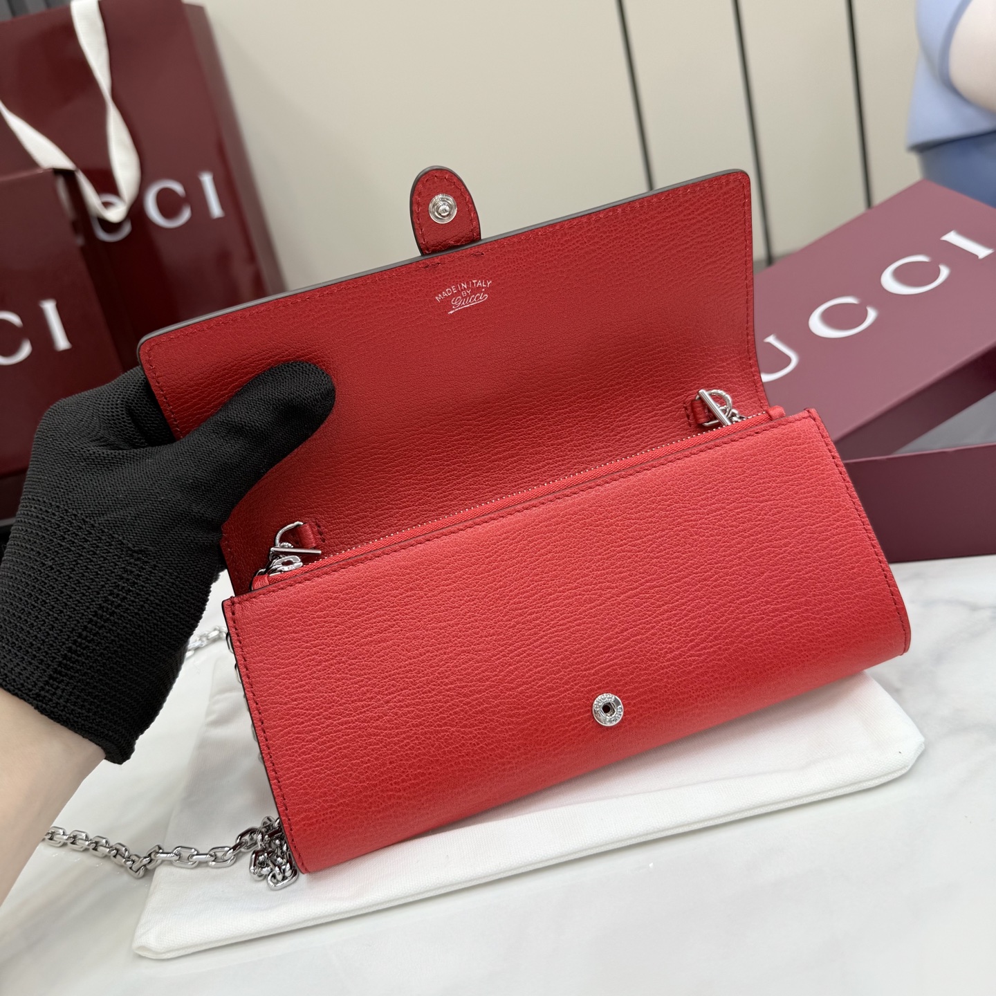 [Gucci] 구찌 26SS Jackie 재키 1961 레더 체인 월렛 (WOC - 브라이트 레드) 지갑