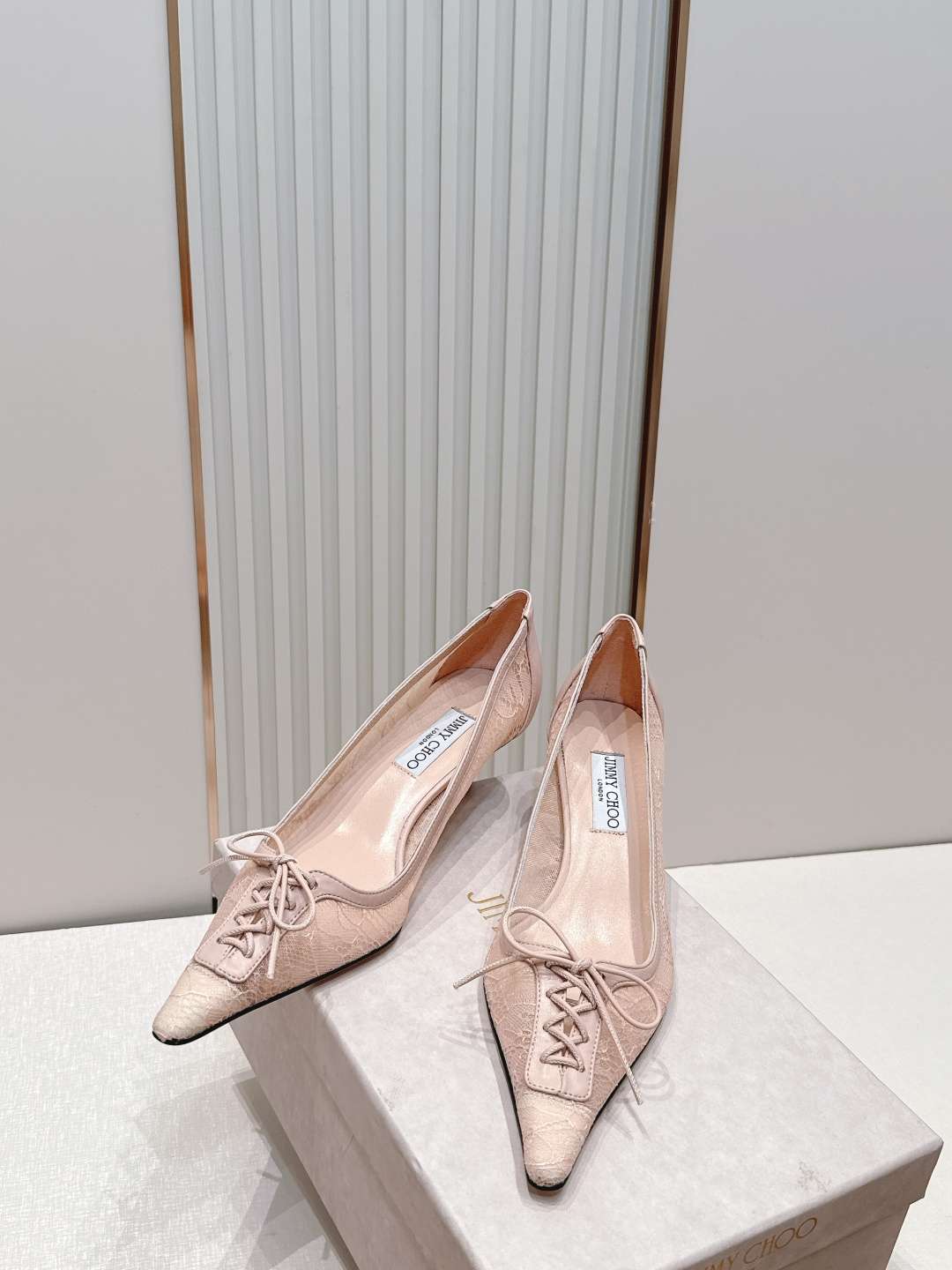 지미추(Jimmy Choo) 레이스업 레이스 포인티드토 펌프스 신발