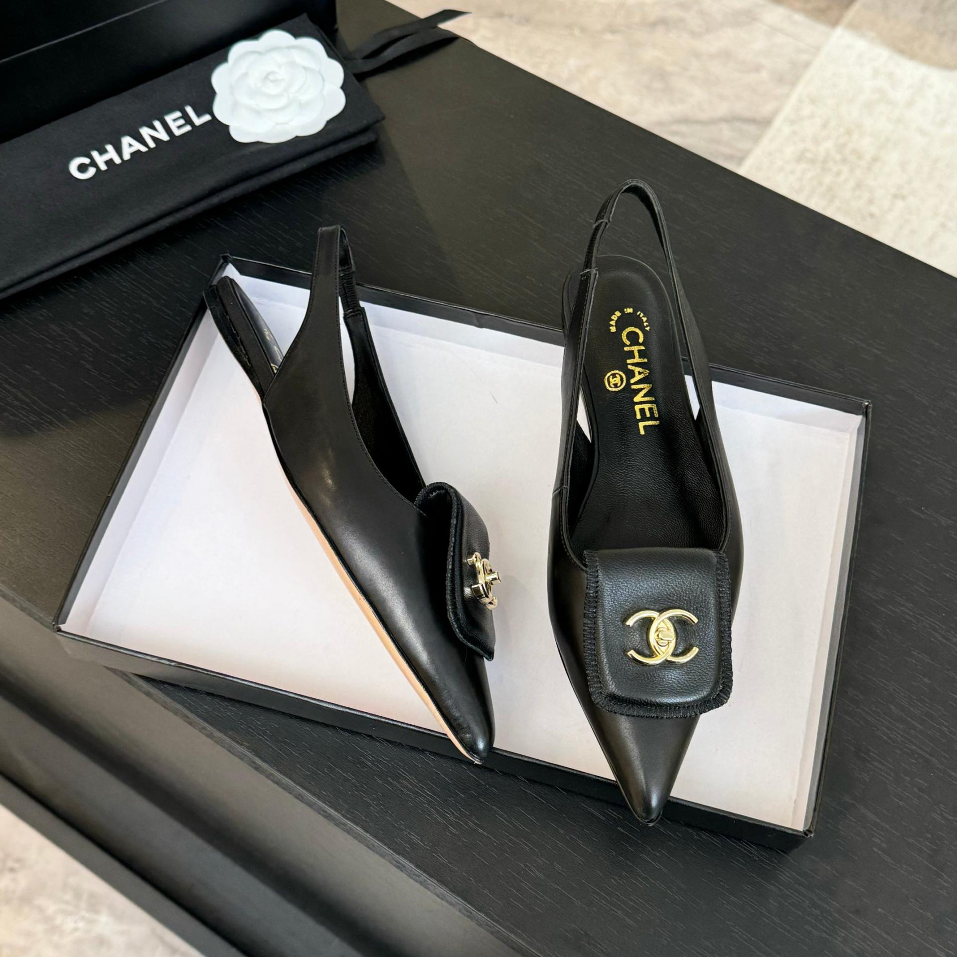 샤넬(CHANEL) 포인티드 슬링백 샌들 신발