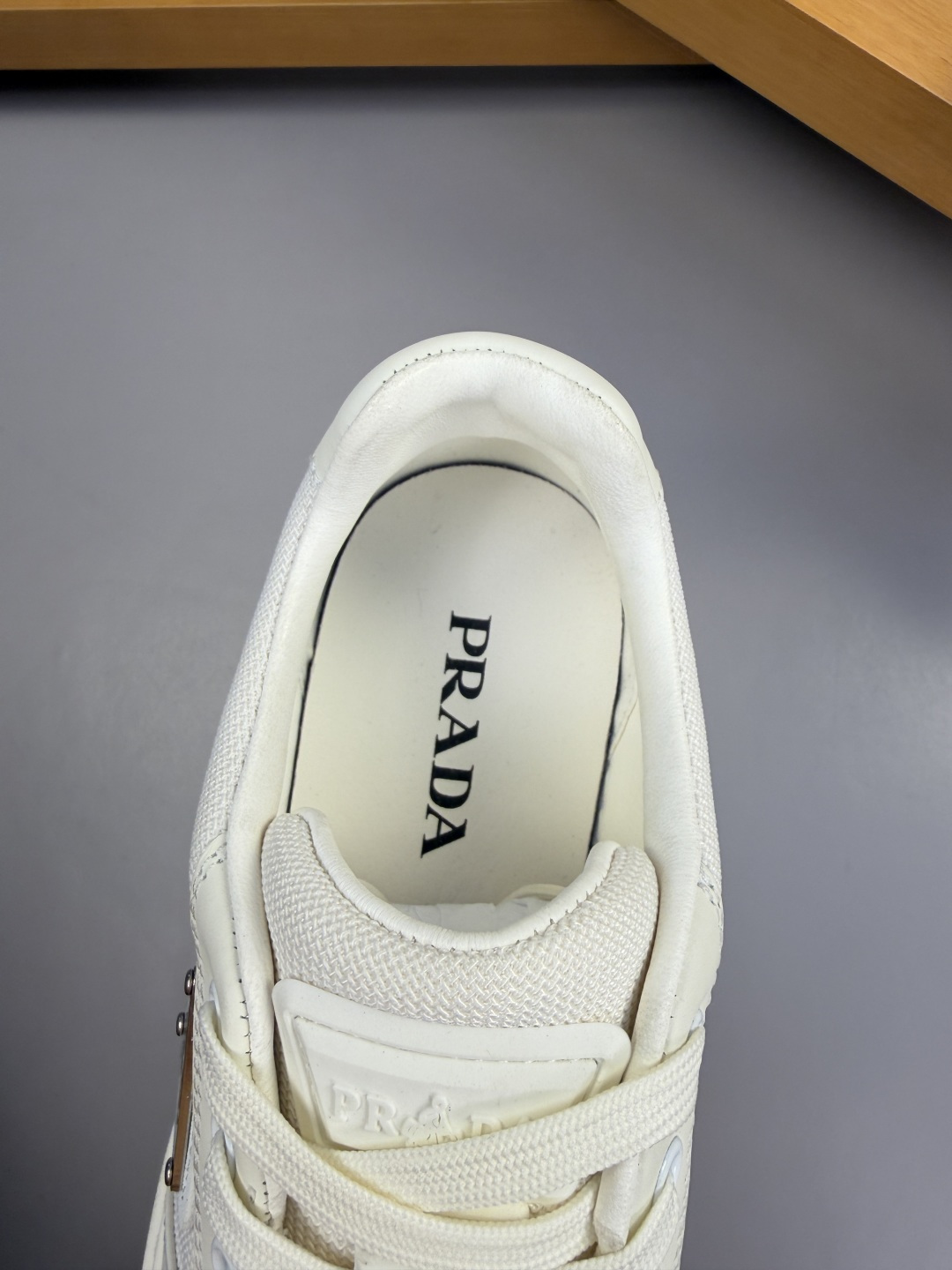 PRADA 프라다 나파 가죽 & 캔버스 스니커즈 신발