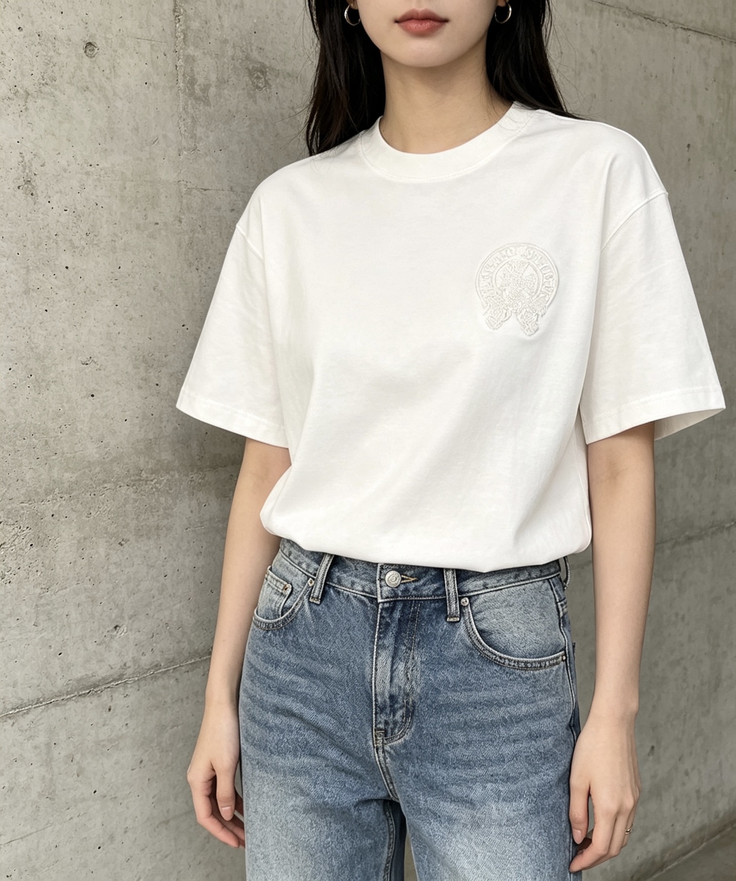크롬하츠(CHROME HEARTS) 고딕 자수 반팔 티셔츠 의류