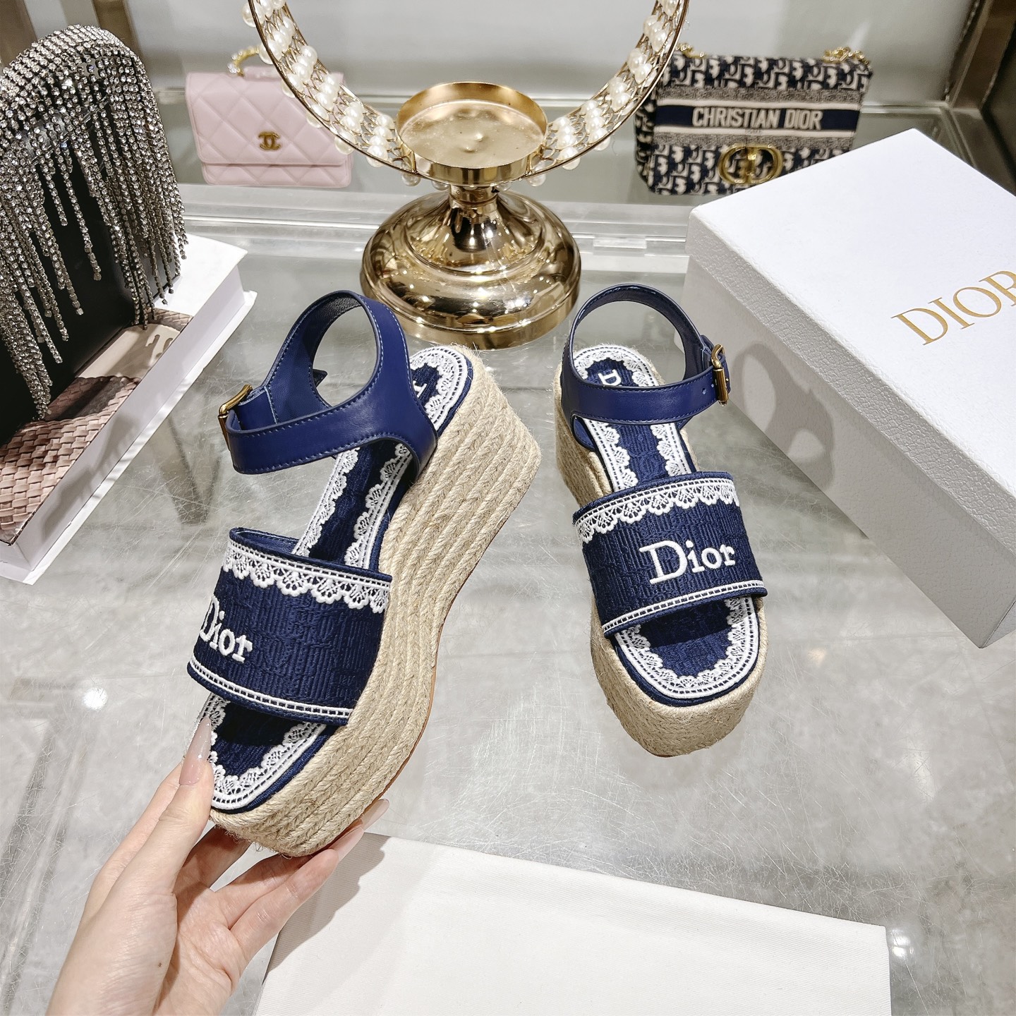 디올(DIOR) Dway 로고 자수 에스파드류 웨지 샌들 신발