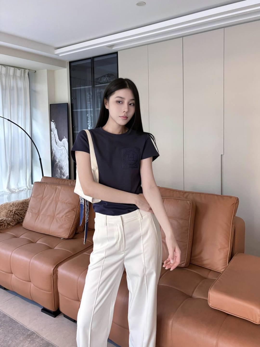 [Hermes] 에르메스 26SS 크롭 슬림핏 반팔 티셔츠 의류