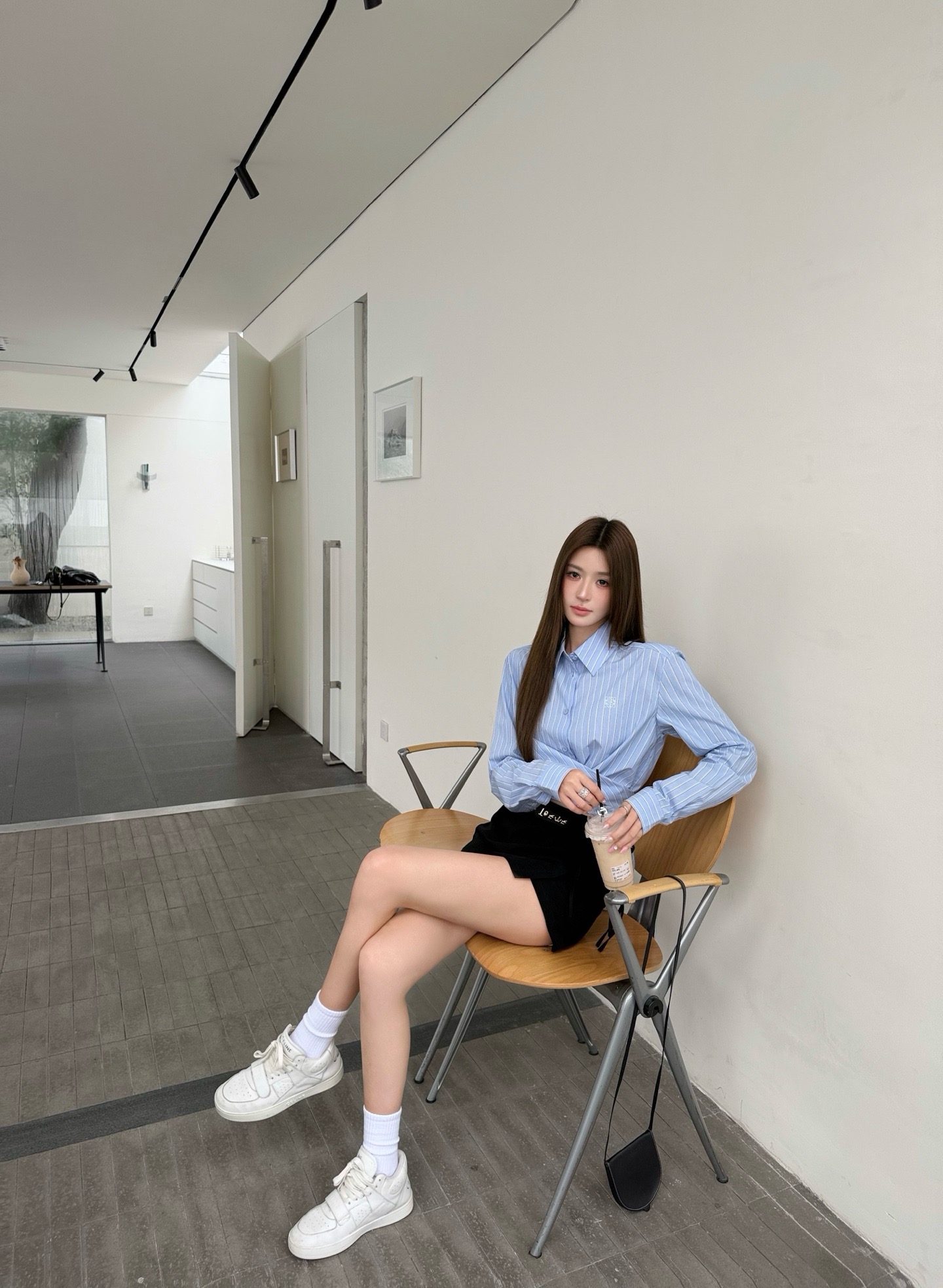 로에베(LOEWE) 아나그램 자수 스트라이프 셔츠 상의 의류