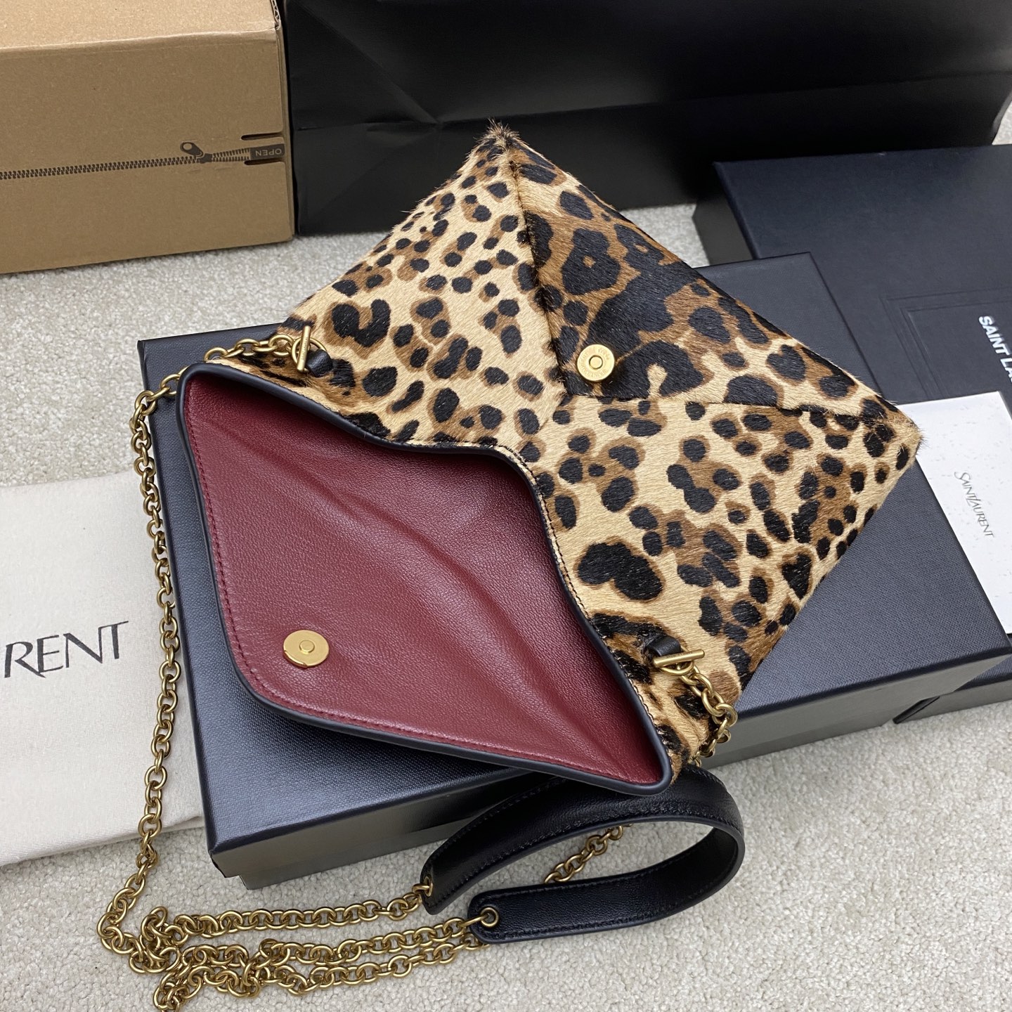 YSL 생로랑 카산드라(Cassandre) 스몰 레오파드 클러치/엔벨로프 백 가방