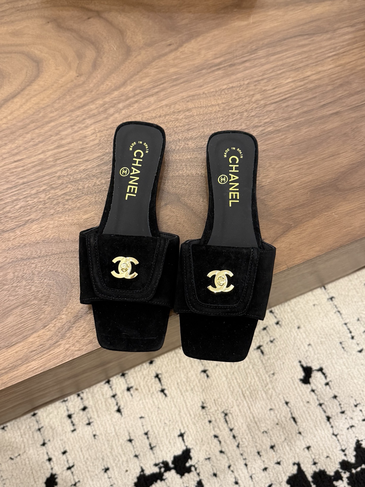 샤넬(CHANEL) 버클 스퀘어토 플랫 슬리퍼 신발