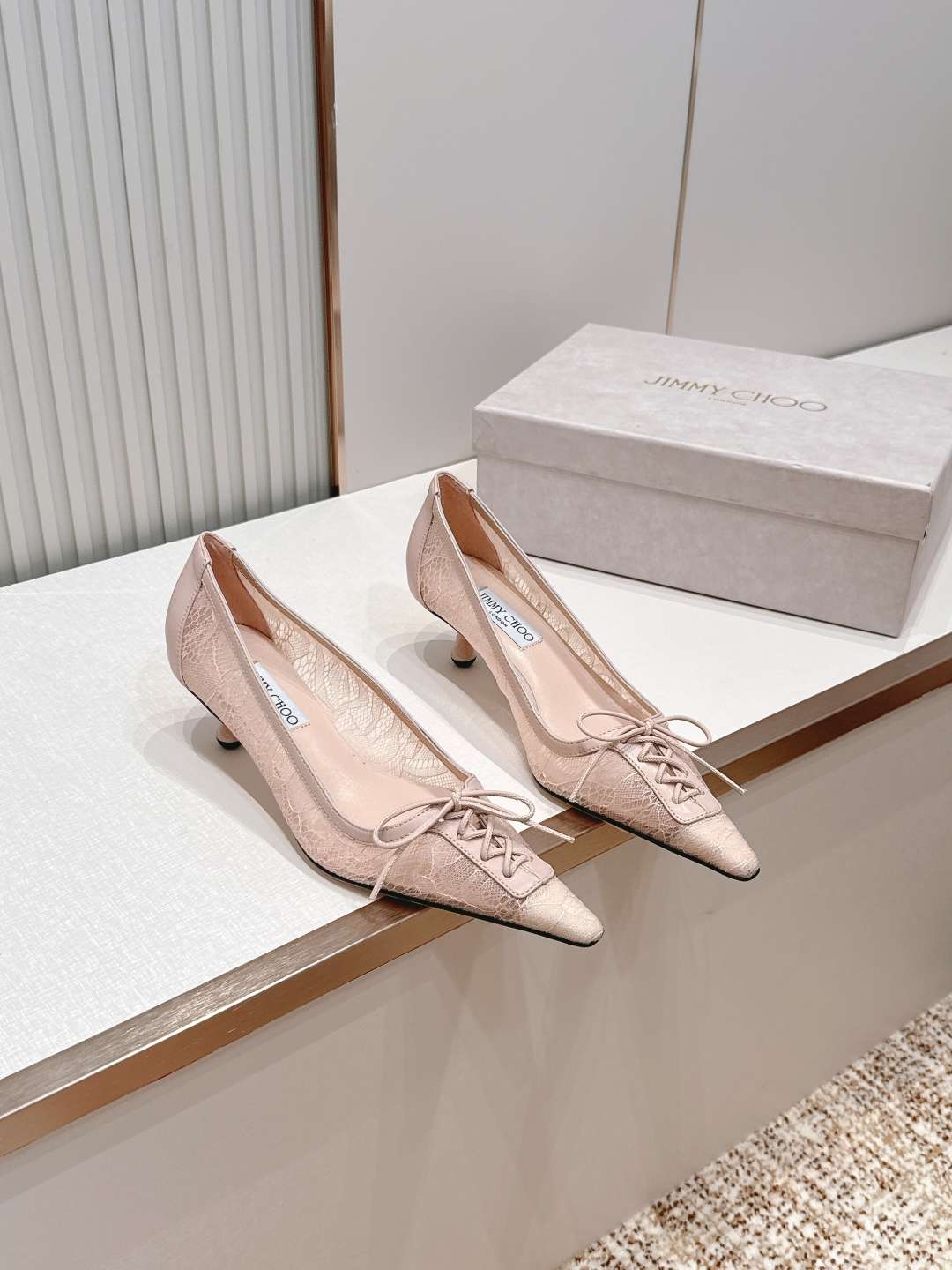 지미추(Jimmy Choo) 레이스업 레이스 포인티드토 펌프스 신발