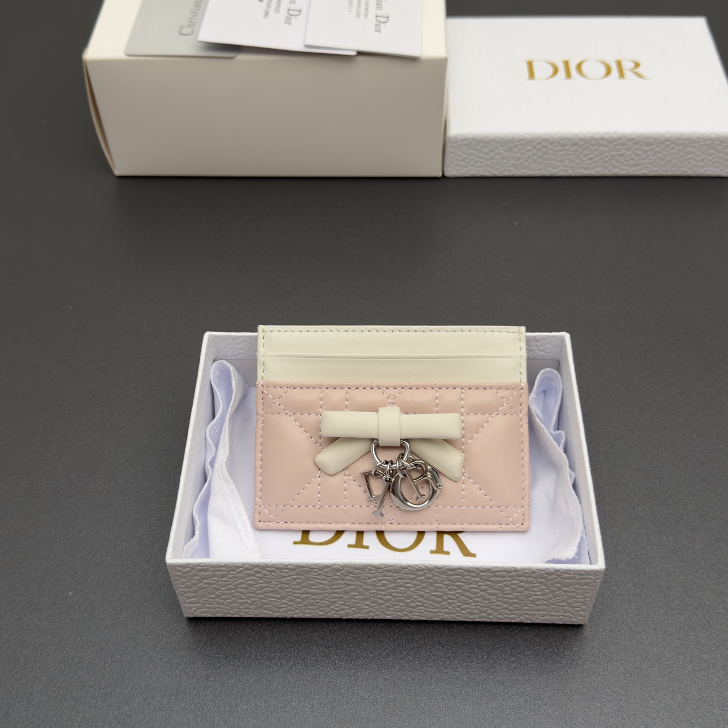 [Dior] 디올 Lady Freesia 레이디 프리지아 까나쥬 램스킨 카드 홀더 지갑