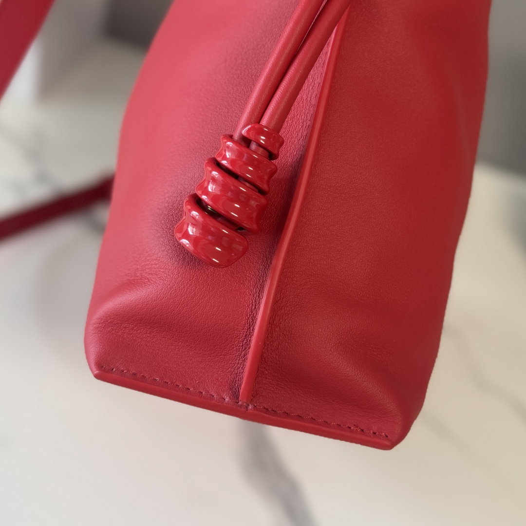 Loewe 로에베 플라멩코(Flamenco) 나파 가죽 미디엄 백 가방 복제