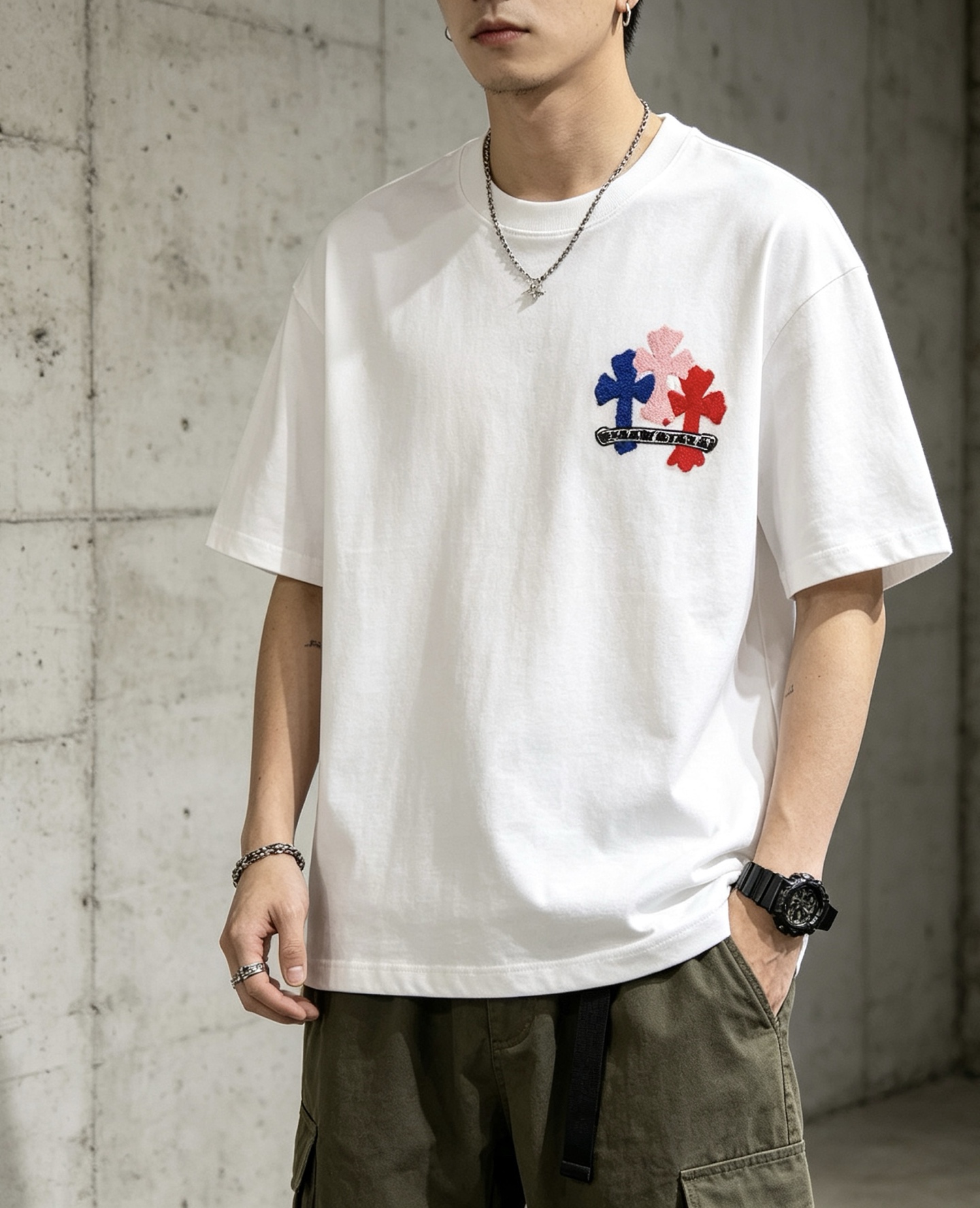 크롬하츠(CHROME HEARTS) 컬러 십자가 자수 반팔 티셔츠 의류