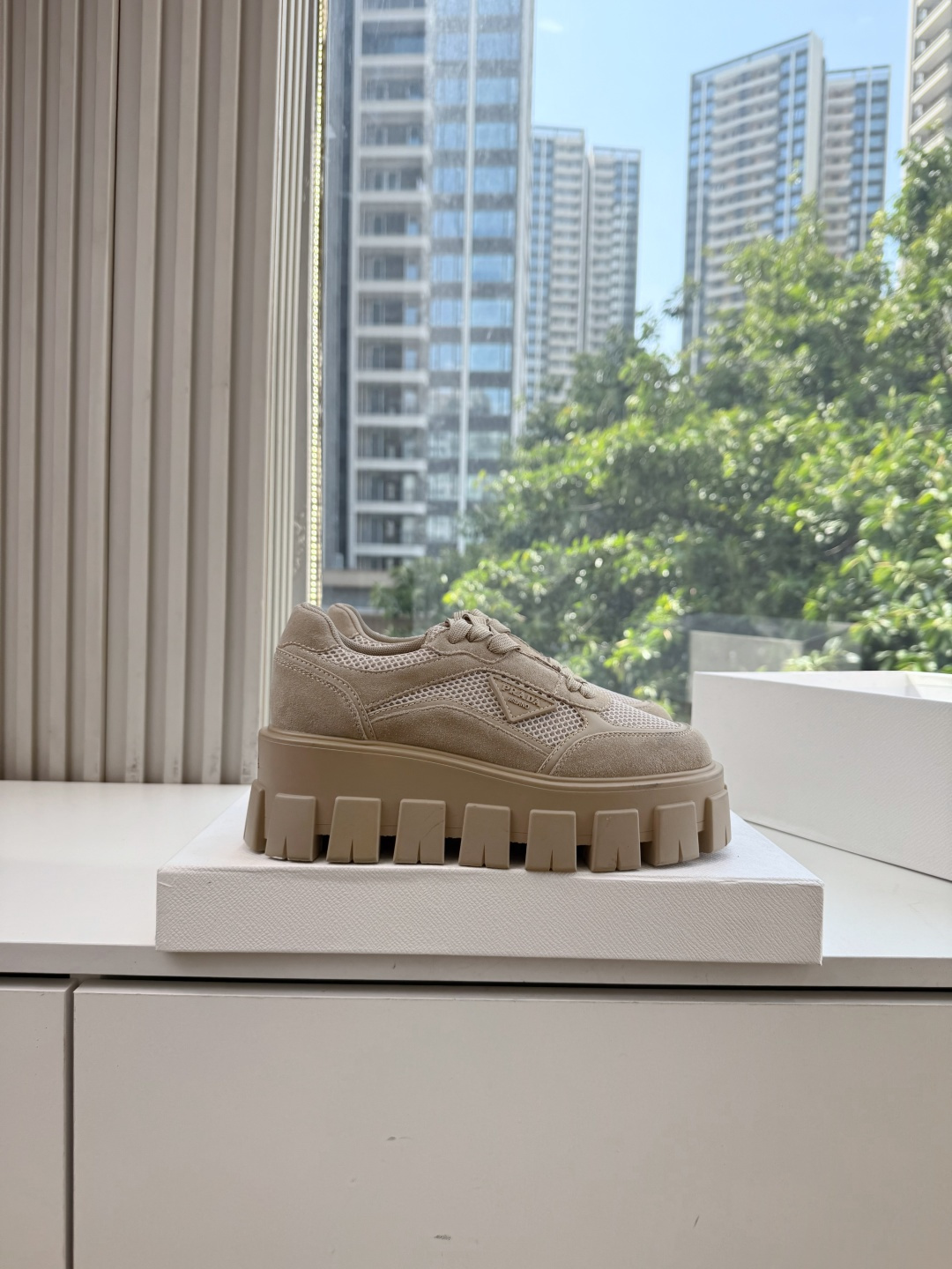 프라다(PRADA) 스웨이드 메쉬 독일군 스니커즈 신발
