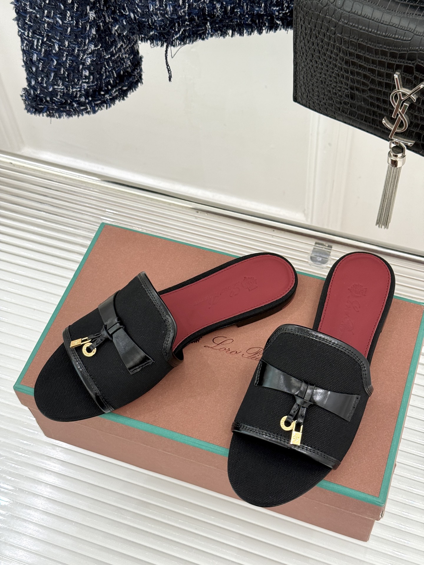로로피아나(Loro Piana) 펜던트 뮬 샌들 신발