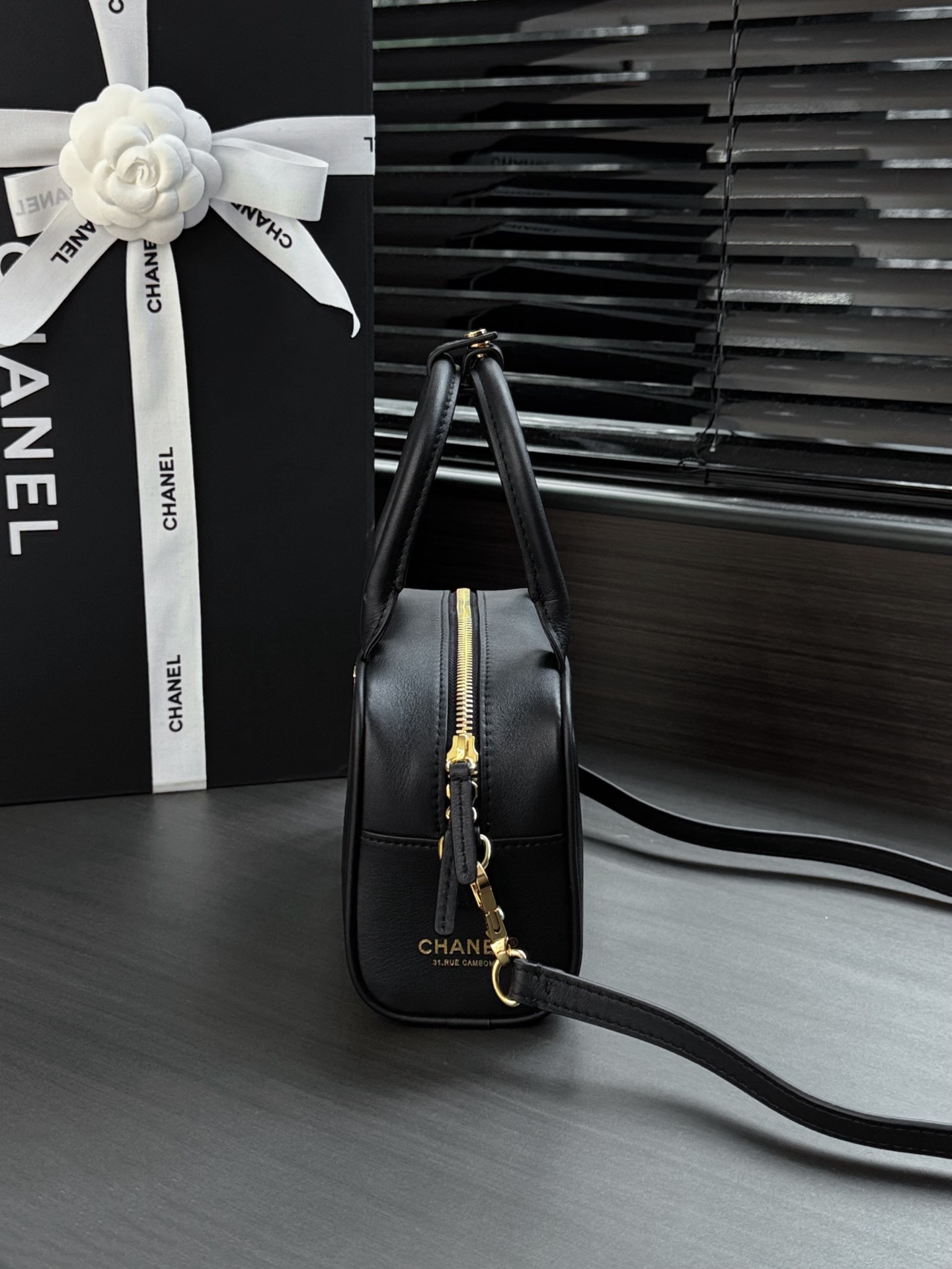 [Chanel] 샤넬 26B 볼링백 미니 가방 / AP5528