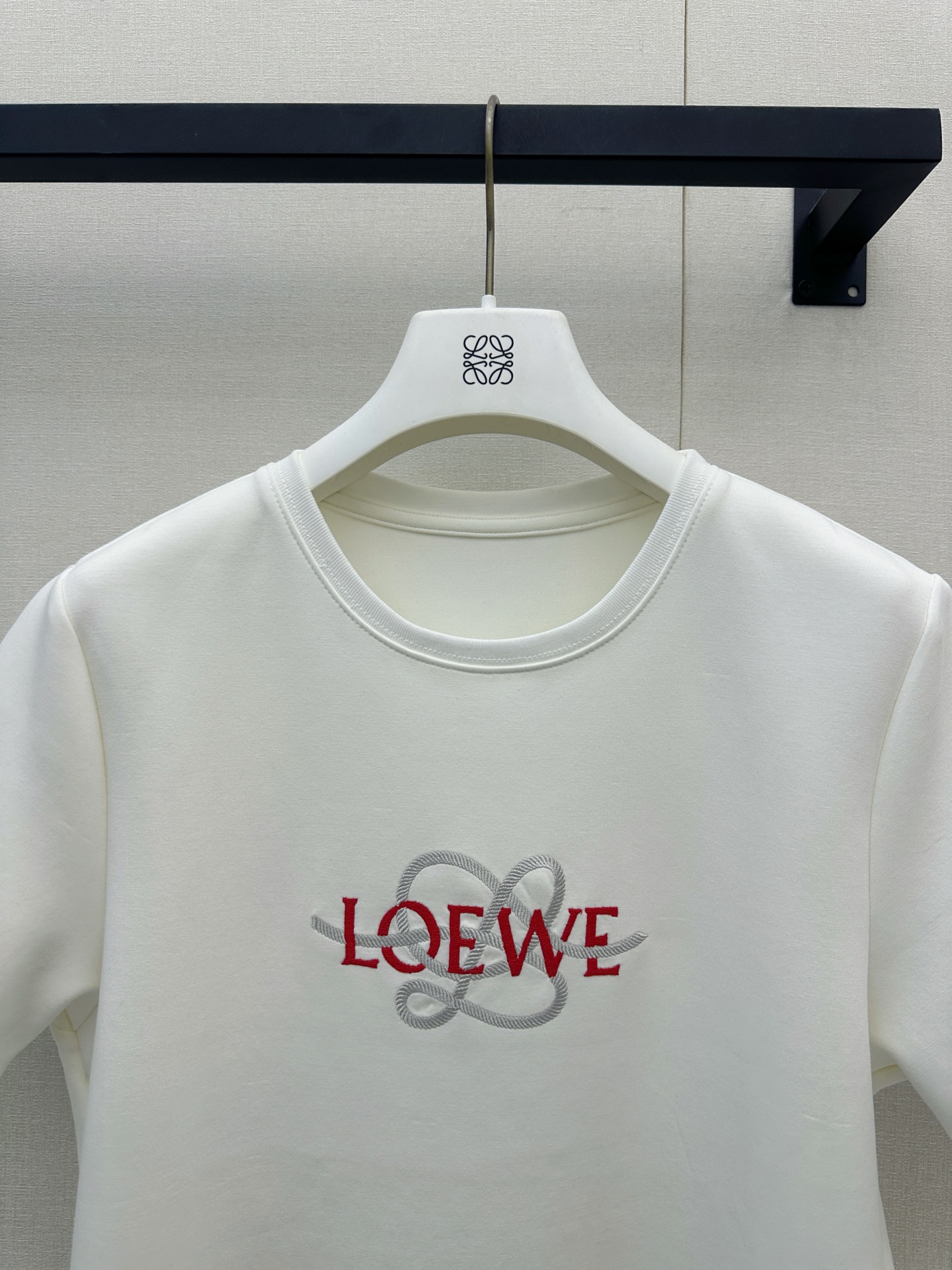 로에베(LOEWE) 아나그램 로프 자수 반팔 티셔츠 상의 의류