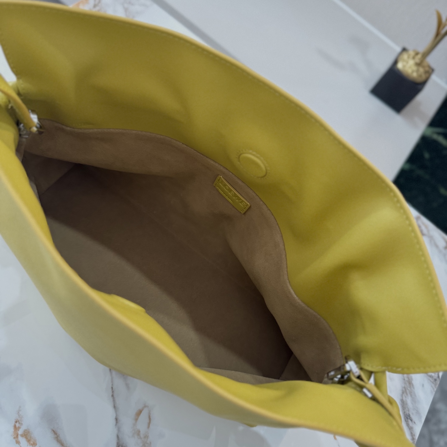 LOEWE 로에베 Flamenco 플라멩코 나파 카프스킨 숄더/클러치백 (미디엄) 가방 / 262386