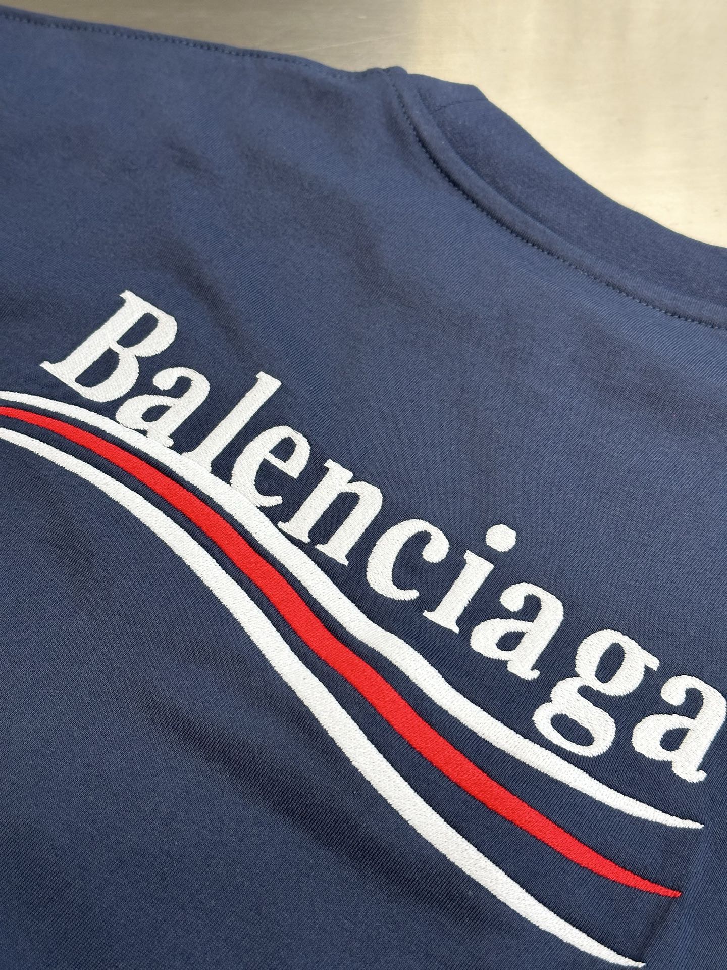 발렌시아가(BALENCIAGA) 레이어드 자수 반팔 티셔츠 의류