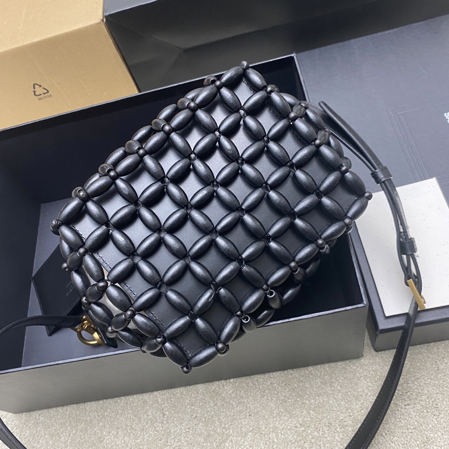 Saint Laurent YSL 생로랑 우드 비즈 위브 버킷백 가방 / 749036