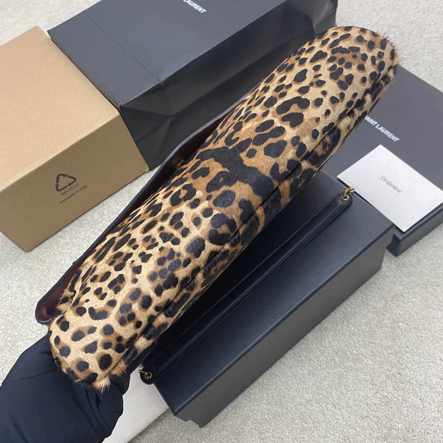 YSL 생로랑 엔벨로프(Envelope) 대형 레오파드 숄더백 가방