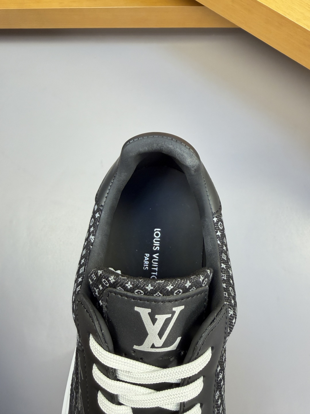 [Louis Vuitton] LV 루이비통 프리미엄 나파 & 데님 프린트 콤비 스니커즈 신발