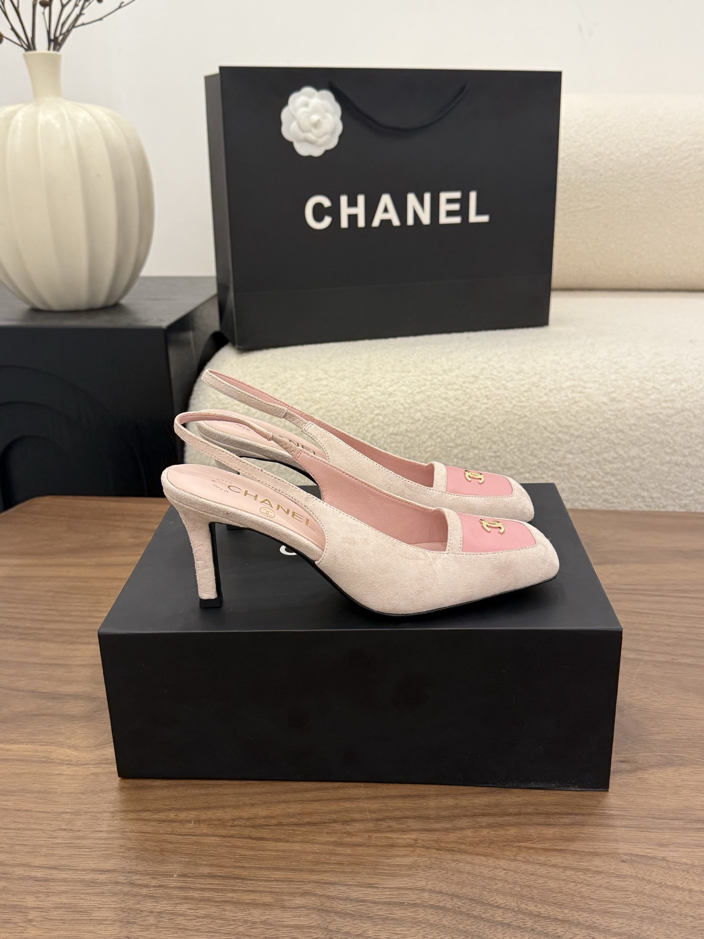 샤넬(CHANEL) 배색 스퀘어토 슬링백 힐 신발