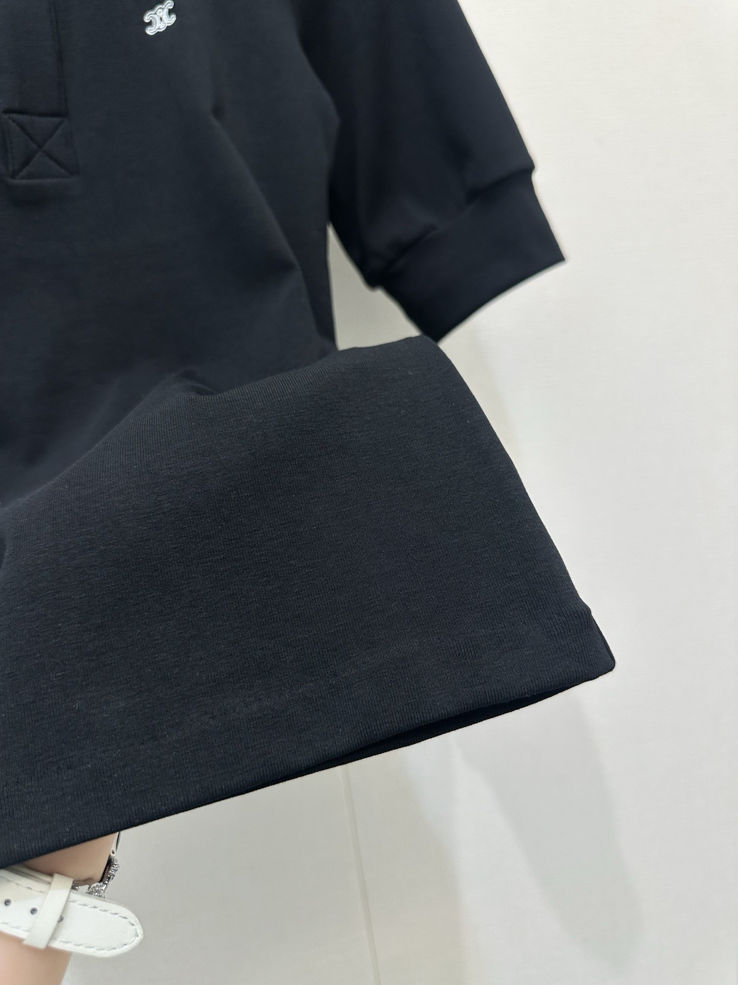 셀린느(CELINE) 솔리드 카라 중소매 상의 의류