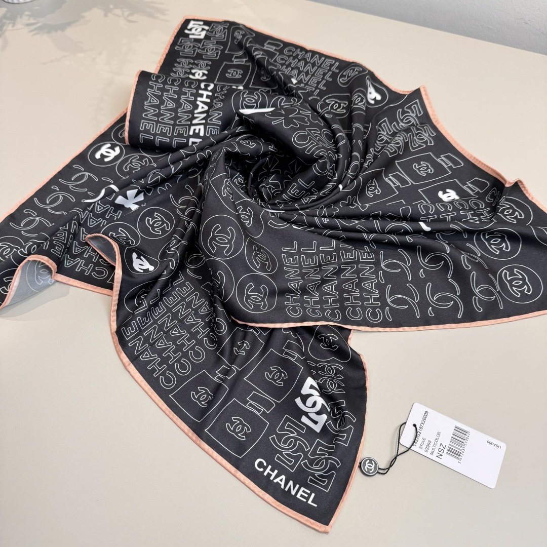 샤넬(CHANEL) 럭키 클로버 실크 목도리 스카프