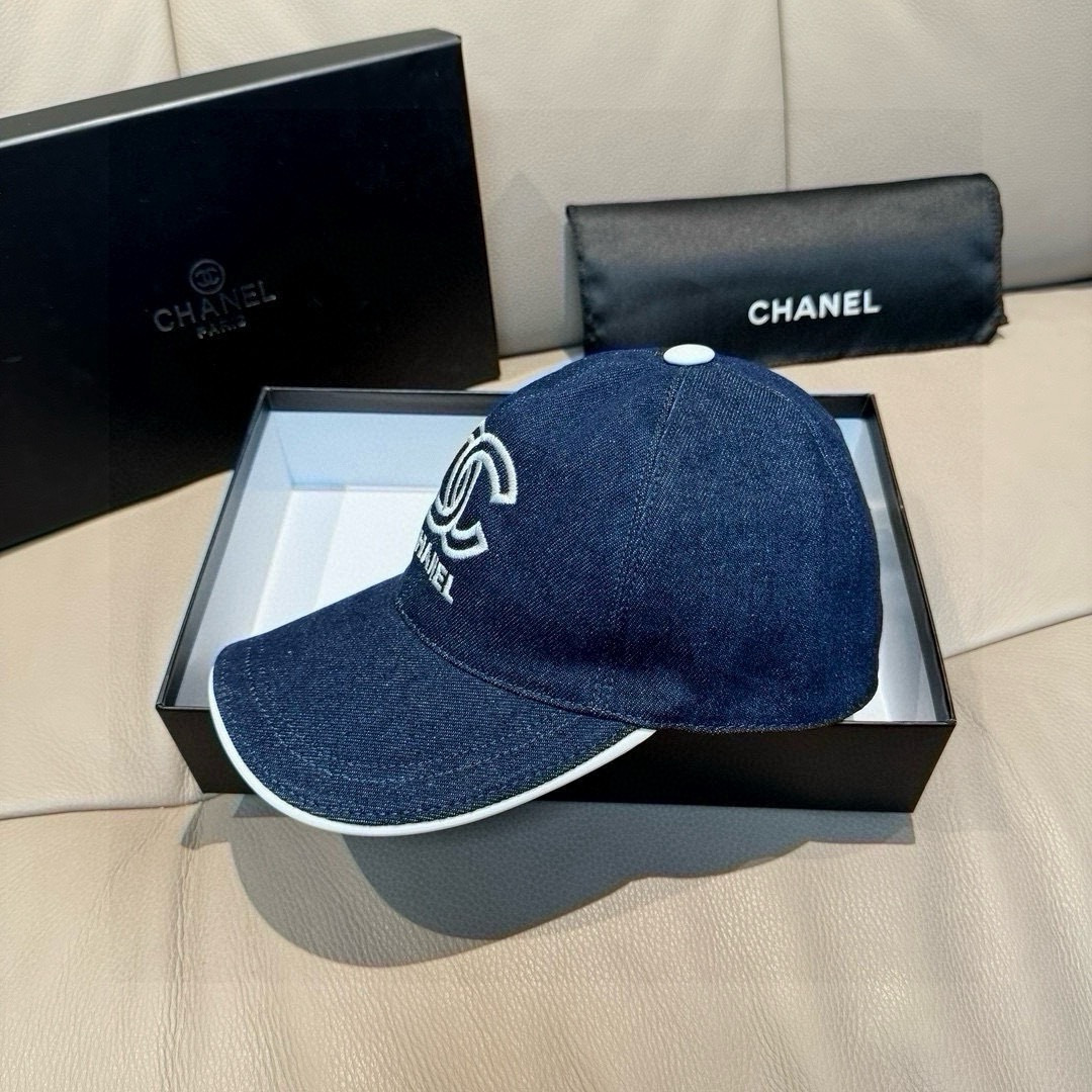 샤넬(CHANEL) 데님 로고 볼캡 모자