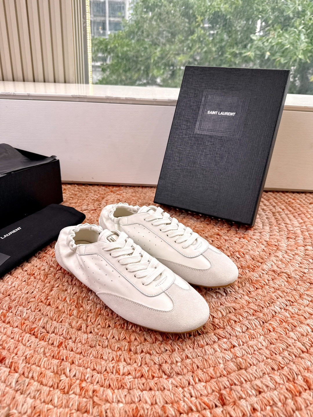 생로랑(YSL) 투웨이 플랫 스니커즈 신발