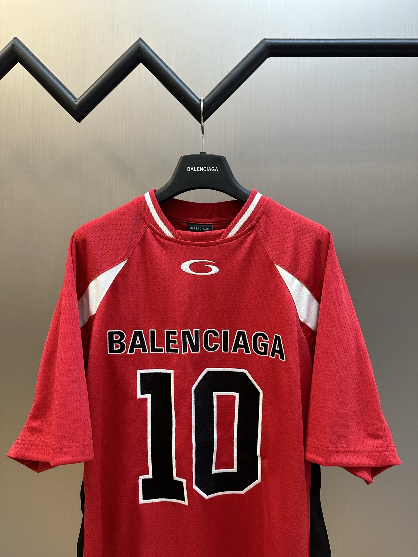 발렌시아가(BALENCIAGA) 메쉬 배색 저지 티셔츠 상의 의류