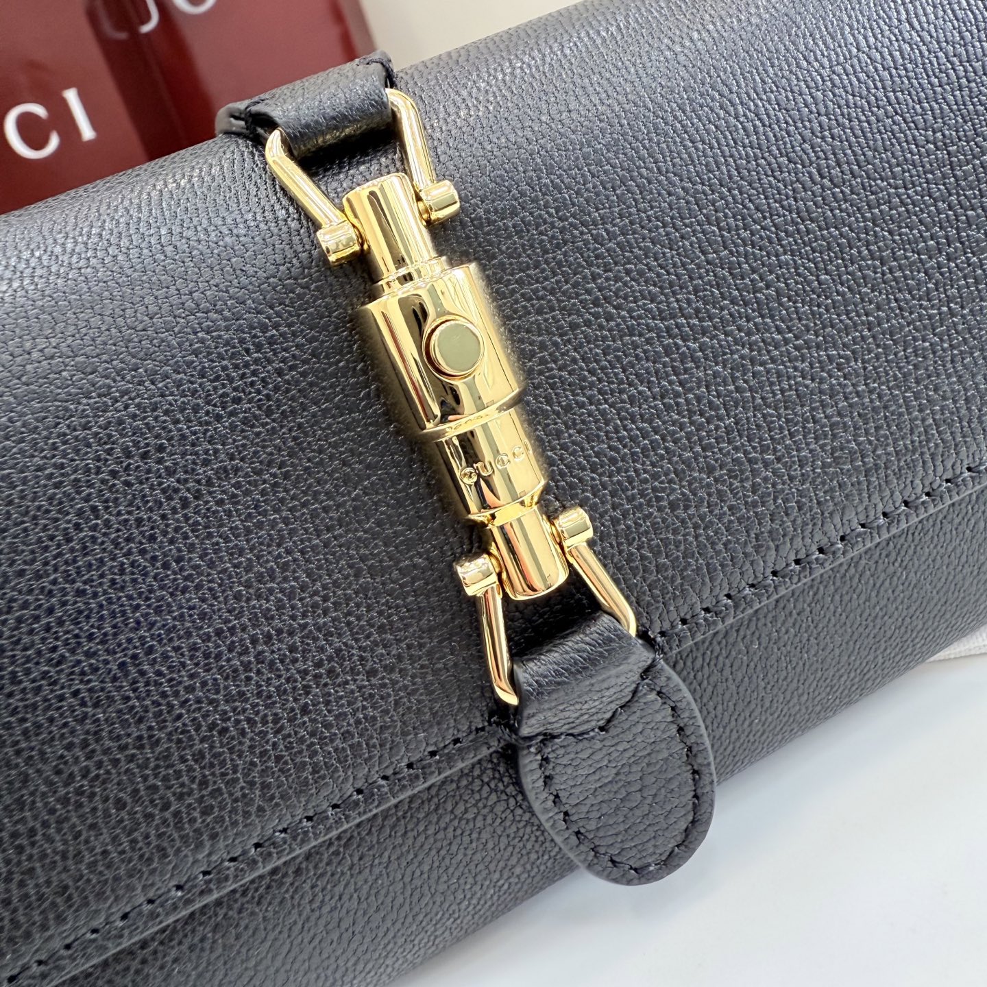 [Gucci] 구찌 26SS Jackie 재키 1961 레더 체인 월렛 (WOC) 지갑