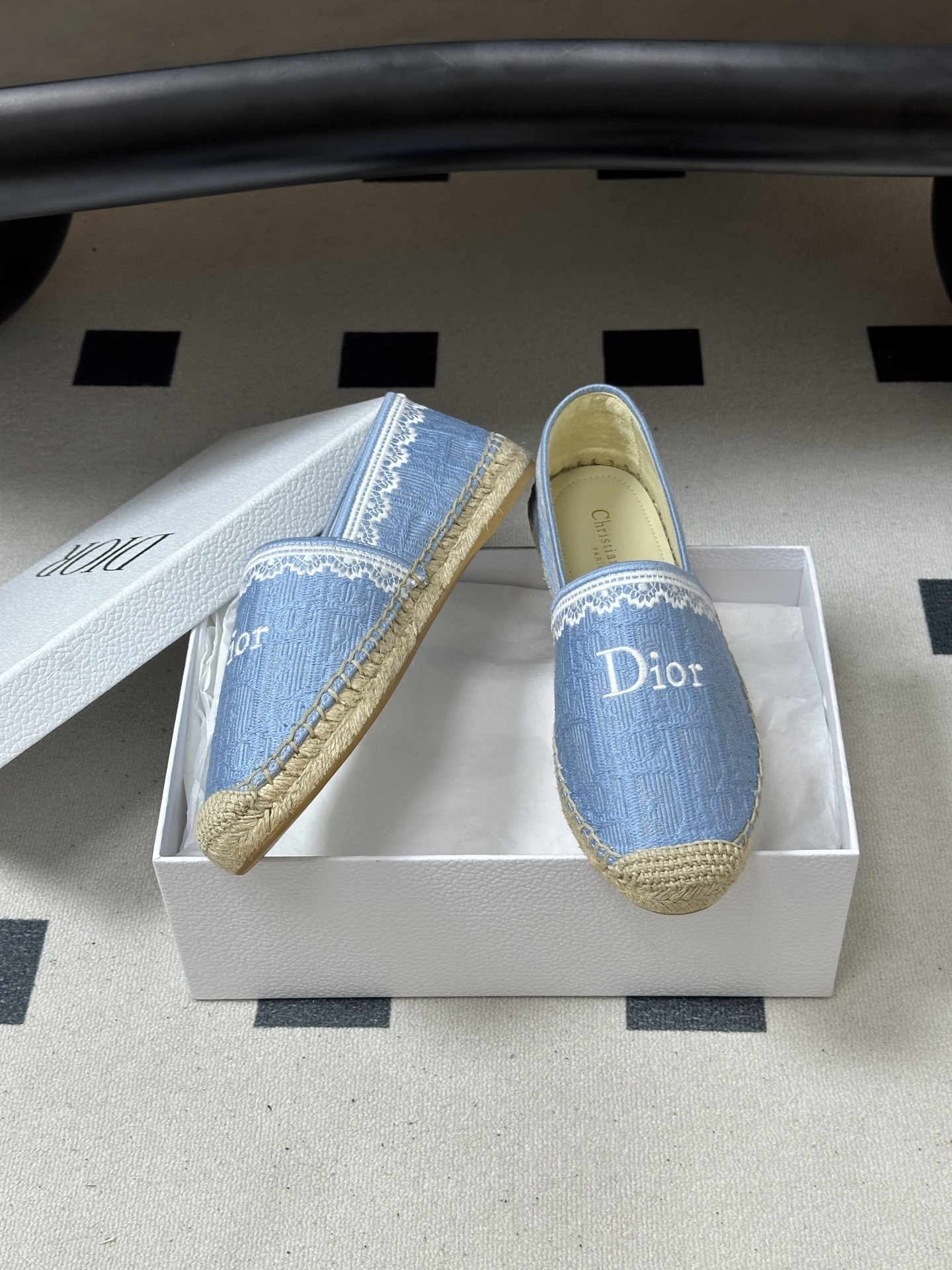 디올(DIOR) 오블리크 자수 에스파드류 슬립온 신발