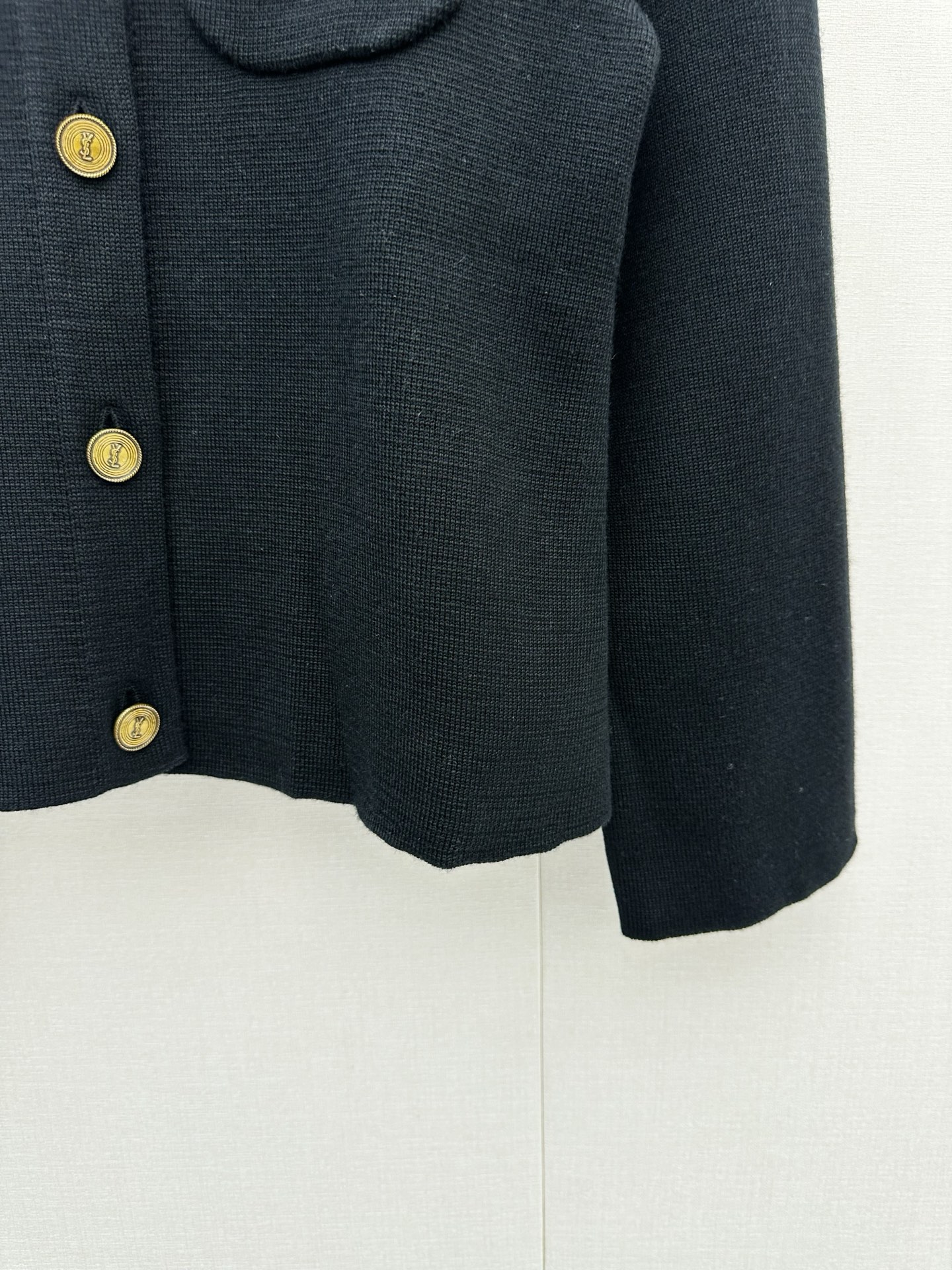생로랑(SAINT LAURENT) 골드 칼라 울 니트 가디건 상의 의류