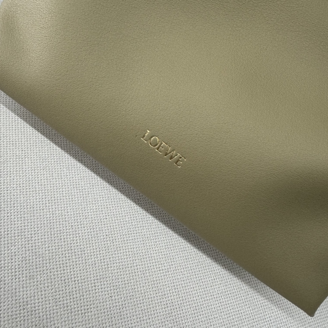 LOEWE 로에베 Flamenco 플라멩코 퍼스 나파 카프스킨 파우치 숄더백 가방