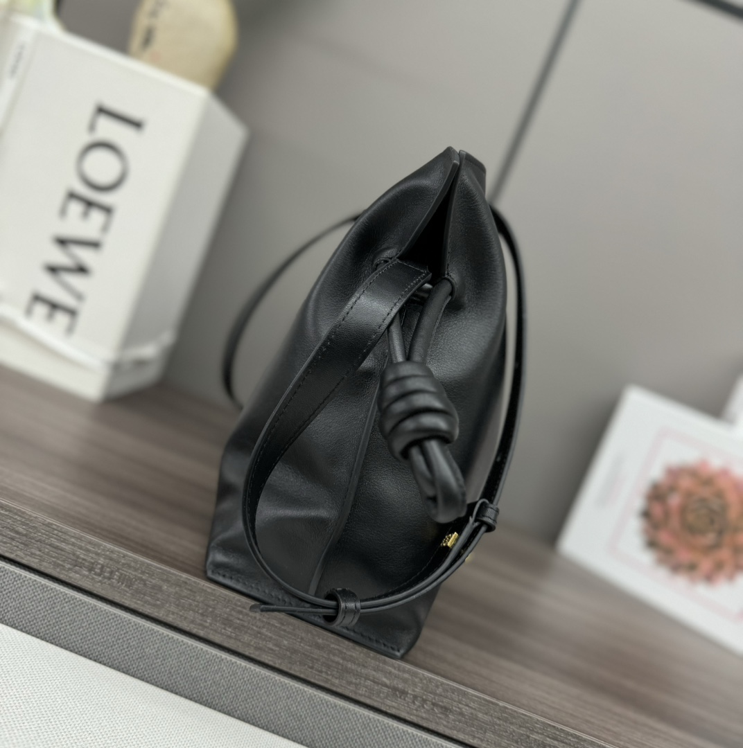 LOEWE 로에베 Flamenco 플라멩코 나파 카프스킨 숄더/클러치백 (미디엄) 가방 / 262386
