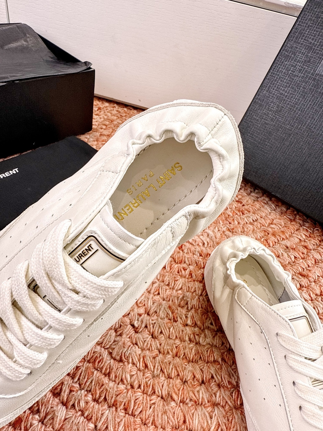생로랑(YSL) 투웨이 플랫 스니커즈 신발