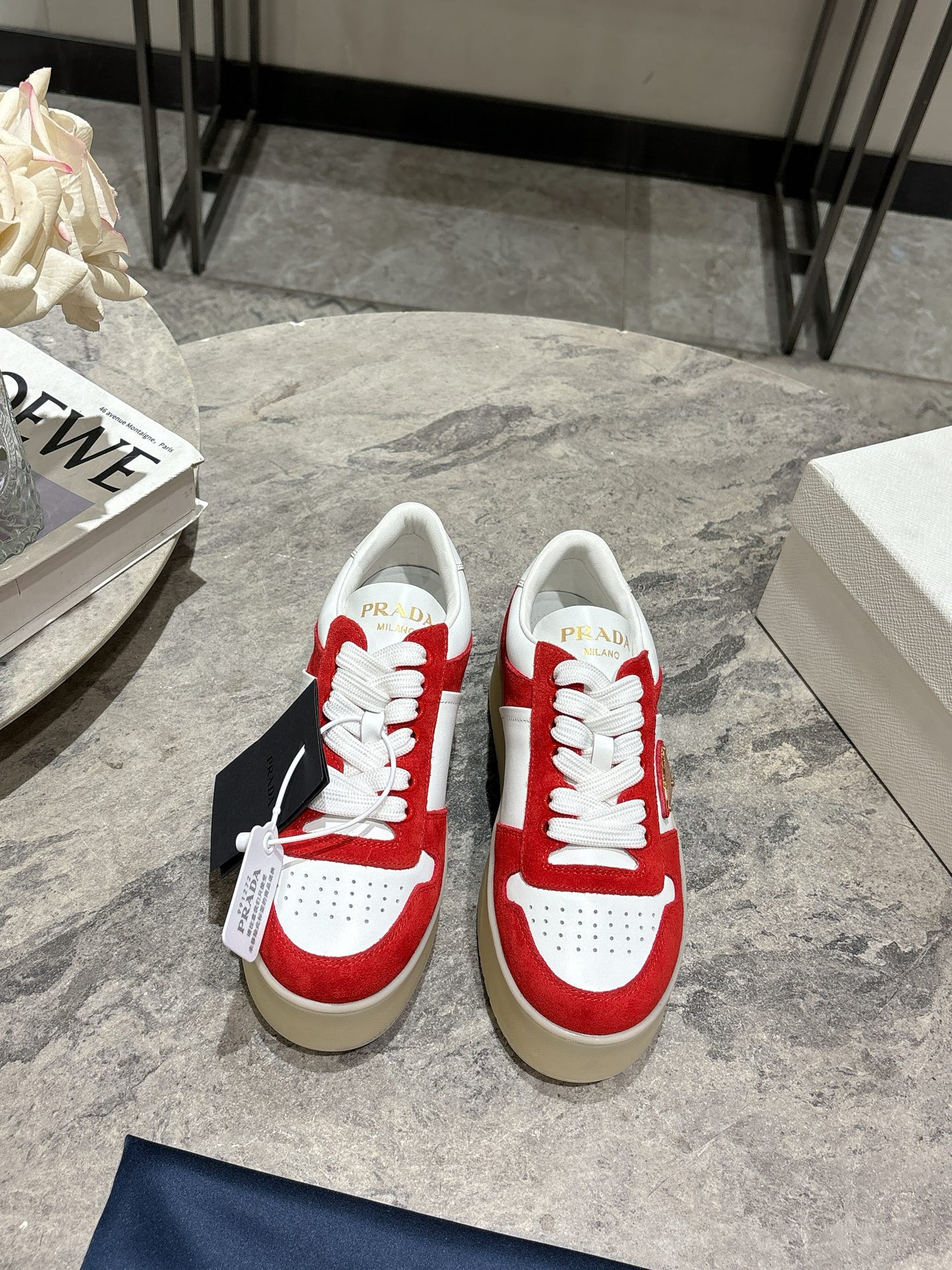 프라다(PRADA) 삼각 로고 플랫폼 스니커즈 신발