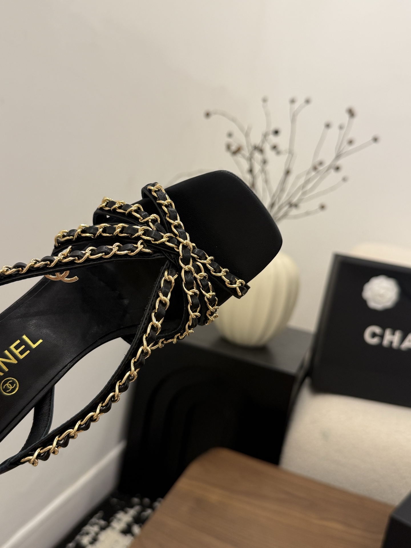 샤넬(CHANEL) 체인 스트랩 하이힐 샌들 신발