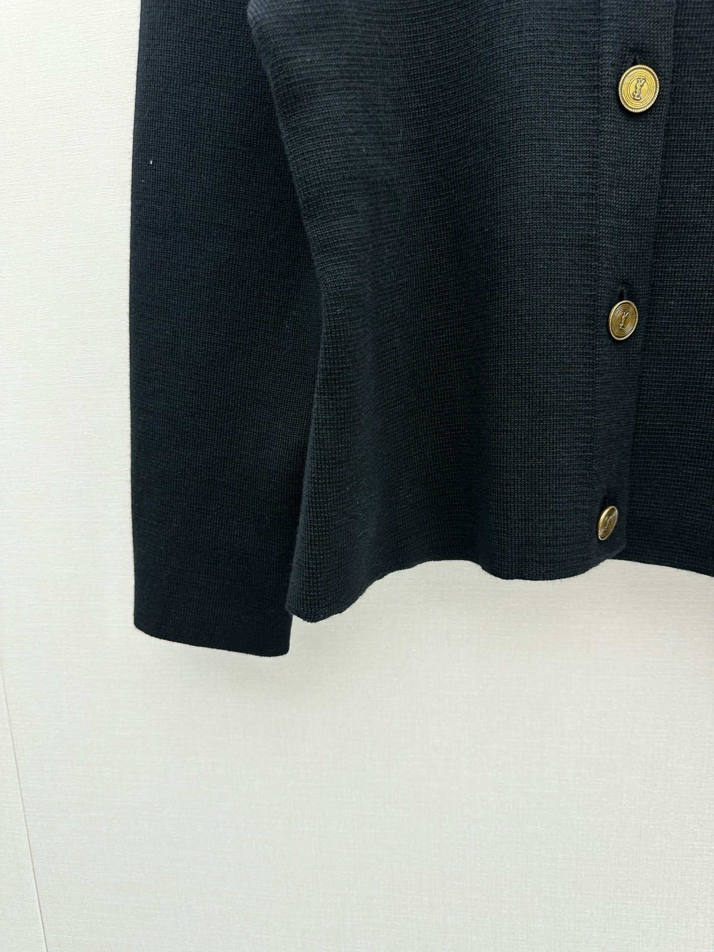생로랑(SAINT LAURENT) 골드 칼라 울 니트 가디건 상의 의류
