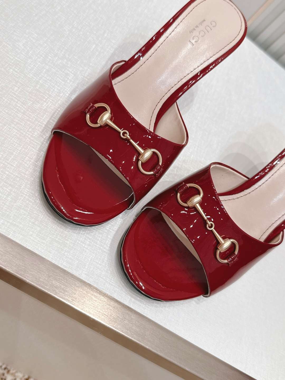 구찌(GUCCI) 홀스빗 모노그램 뮬 힐 신발
