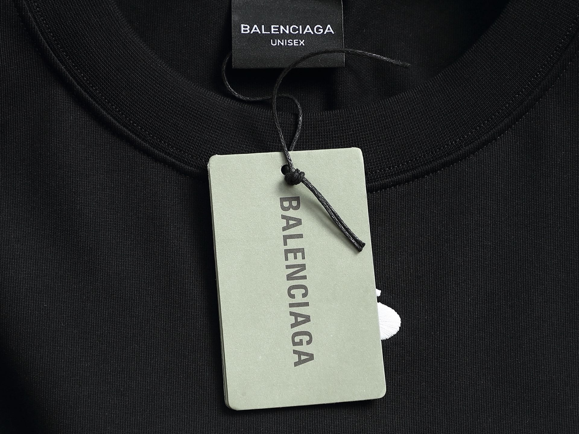 발렌시아가(Balenciaga) 그래픽 롱슬리브 티셔츠 상의 의류