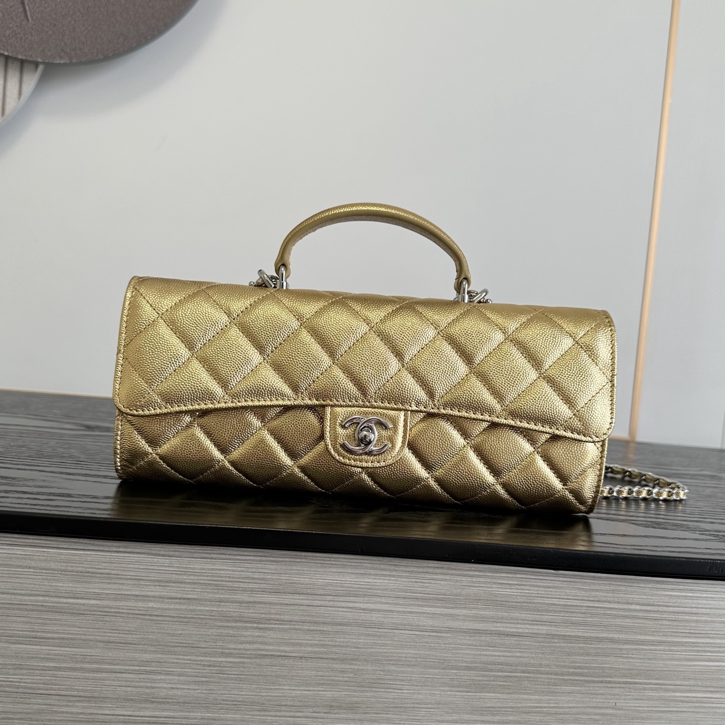CHANEL 샤넬 26A 시리즈 탑핸들 체인 플랩 백 가방