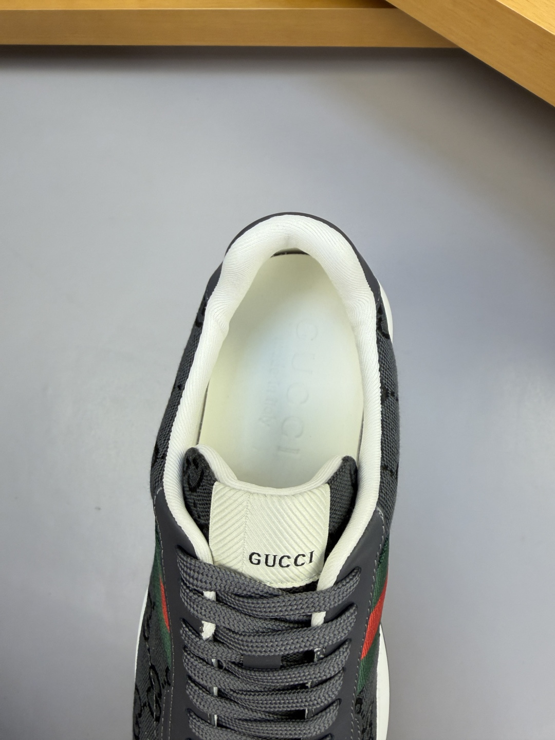 [Gucci] 구찌 프리미엄 나파 & 웹 스트라이프 콤비 스니커즈 신발